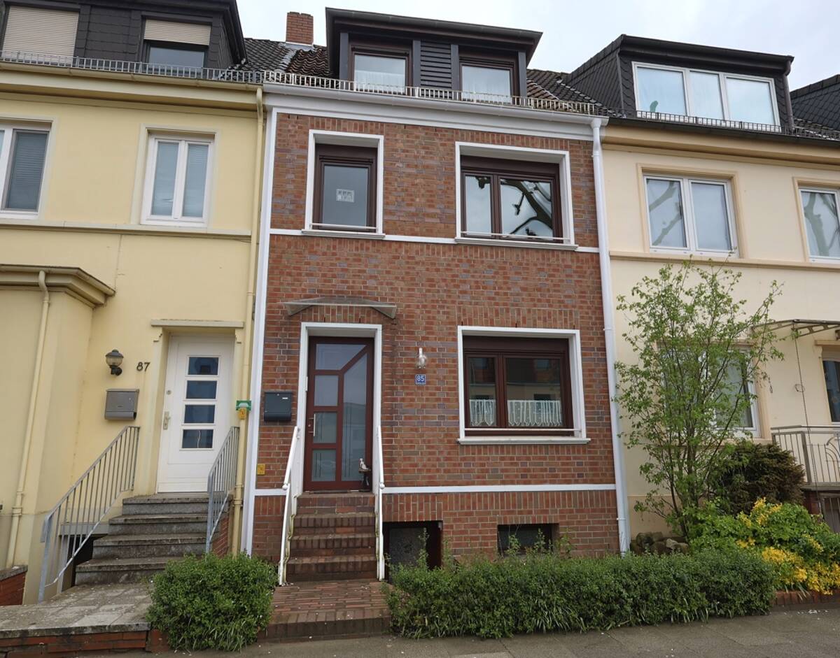 Sehr gepflegtes Reihenmittelhaus in beliebter Wohngegend – 28215 Bremen – Bild 1 von 9