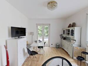 Geschmackvoll möblierte 3-Zimmer-Wohnung mit BALKON und direkter Waldnähe