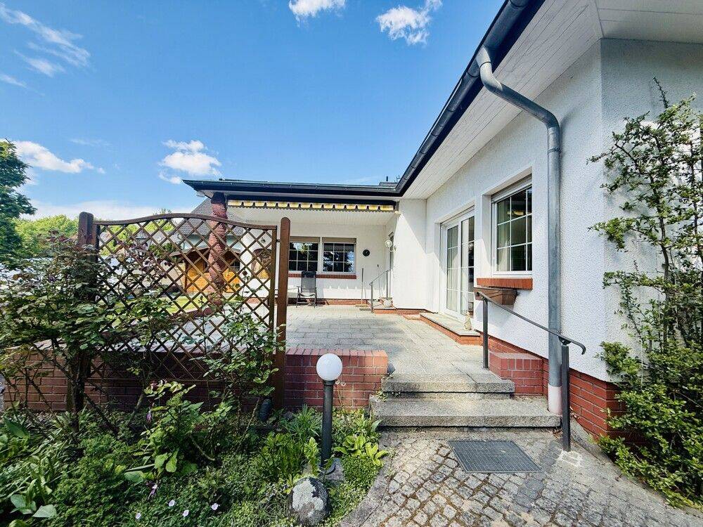 Einfamilienhaus im Bungalowstil mit Garten, Keller und Poolanlage in Neuenhagen zur Miete! – Neuenhagen bei Berlin – Vorschaubild 6