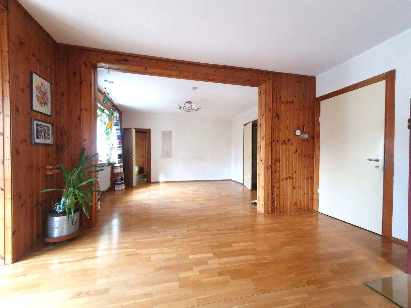 Gepflegtes großes Einfamilienhaus mit Garage in ruhiger Wohnlage – Neunkirchen am Sand – Vorschaubild 4