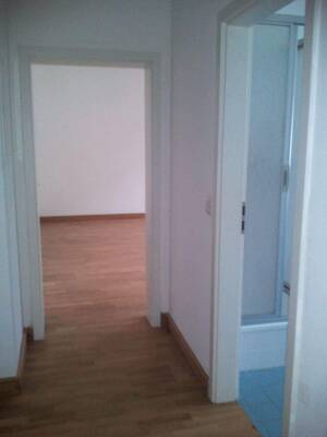 kleine Wohnung auf der Insel mit Küchenmöbel – 39114 Magdeburg – Vorschaubild 3