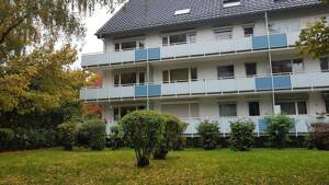 Modernisierte 4-Zimmer-Wohnung mit 2 Balkonen und Parkett in begehrter Lage von Frankfurt-Ginnheim – 60431 Frankfurt am Main – Vorschaubild 3