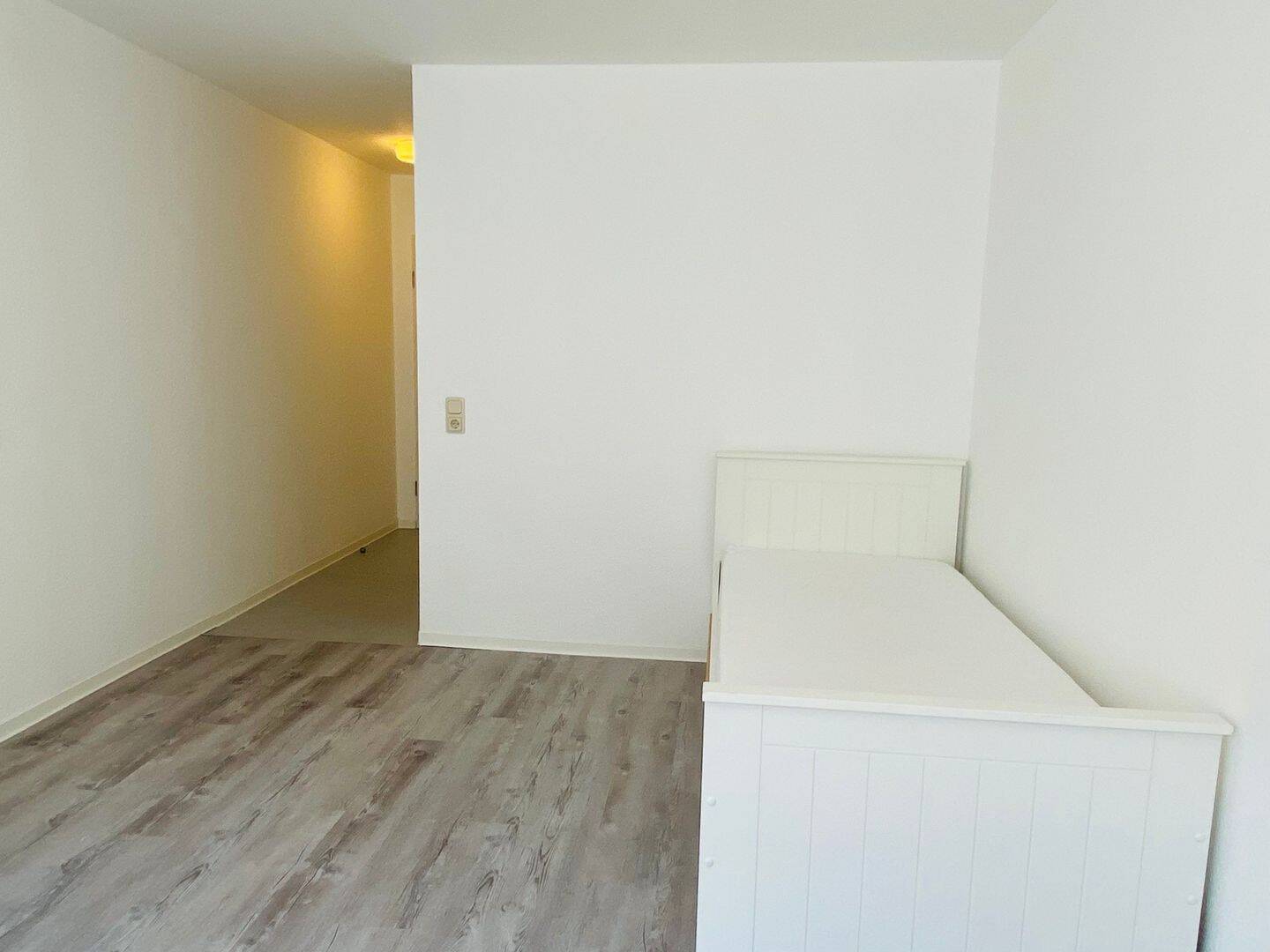 Frisch renovierte 1 ZKB Studentenwohnung in Uninähe – Saarbrücken – Vorschaubild 3