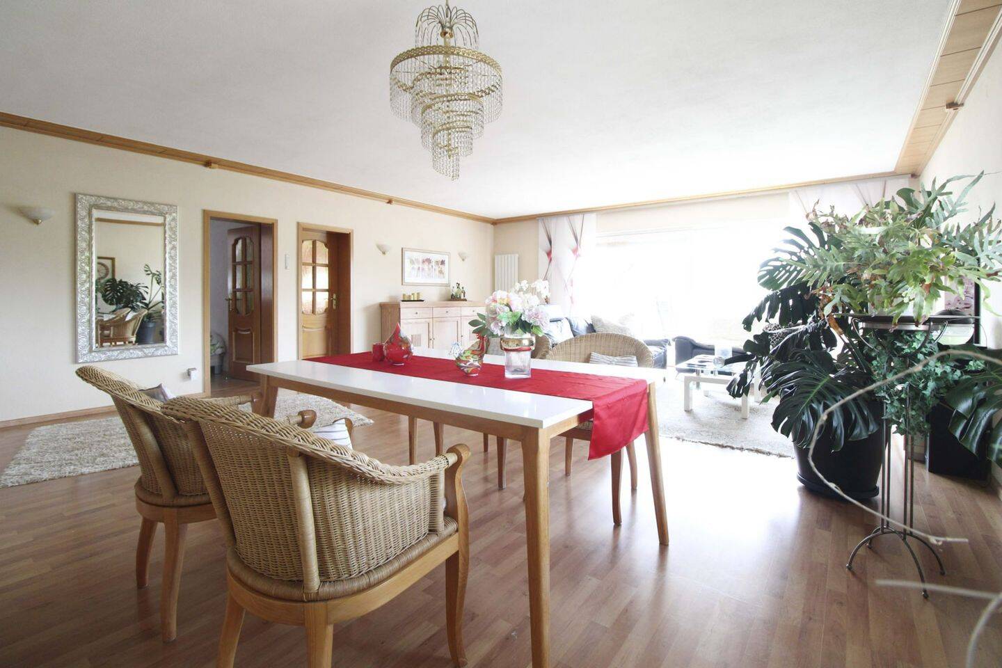 Modernisiertes Einfamilienhaus mit weitläufigem Garten und exklusivem Poolbereich – Magdeburg – Vorschaubild 7