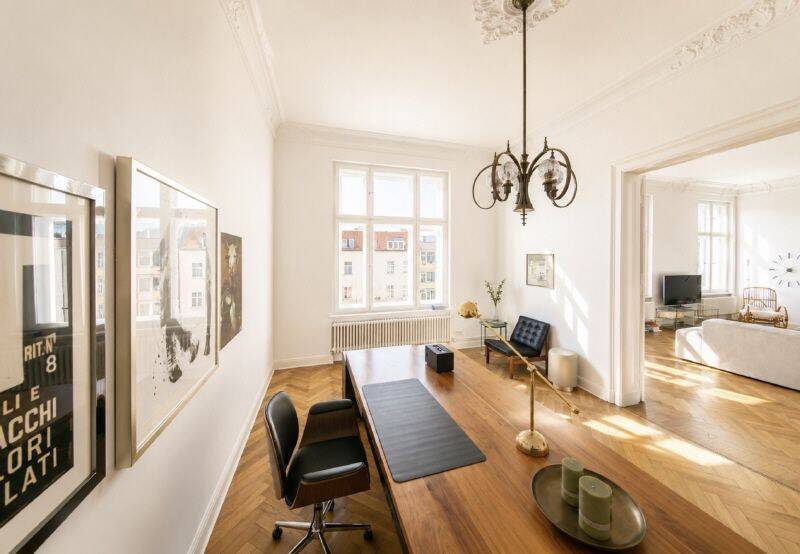 Schlüterstraße 6 Zi-Whg im VH 4. OG mit Aufzug - EBK u. Balkon – Berlin – Vorschaubild 3