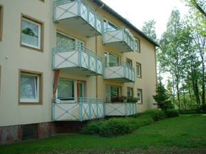 ** Modernisierte 2-Zi-Wohnung mit Balkon in zentraler, dennoch ruhiger Lage von Holsterhausen ** – 45147 Essen – Vorschaubild 2