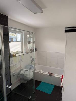 Traumhafte Penthousewohnung in nicht duplizierbarer Lage zum Nordpark gelegen ! Große Terrasse 2 Stellplätze in der TG ! – 41179 Mönchengladbach – Vorschaubild 9