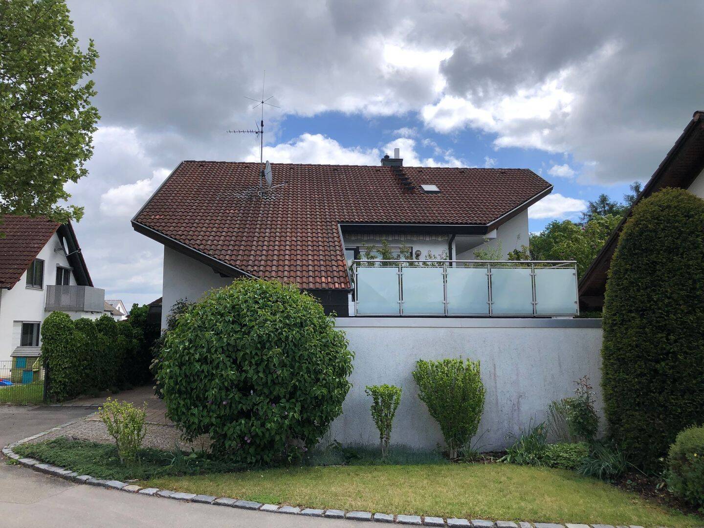 - PROVISIONSFREI - Besonderes Zweifamilienhaus in beliebter naturnaher Wohnlage von RT - Ohmenhausen ( Am Hasenberg ) – Reutlingen – Vorschaubild 6