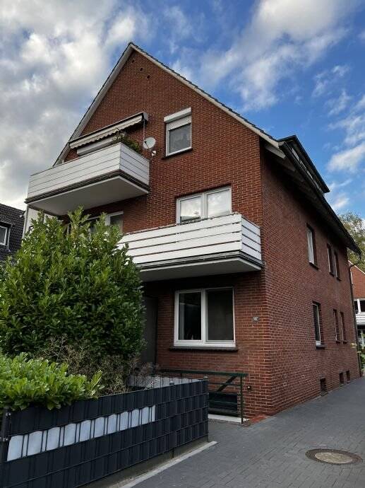 Einmalige Dachgeschosswohnung im Univiertel !