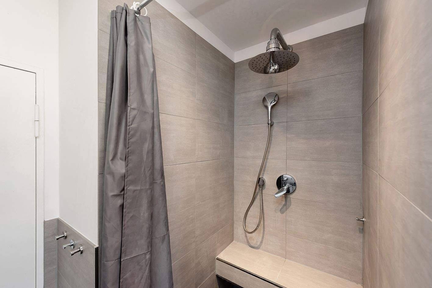 Bezugsfreie 2 Zimmer Doppelbalkon Wohnung provisionsfrei dicht Kudamm zu verkaufen – Berlin – Vorschaubild 4