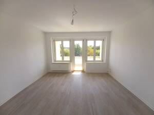 Eine 3 Raumwohnung mit Balkon - frisch renoviert! – 1309 Dresden – Vorschaubild 3