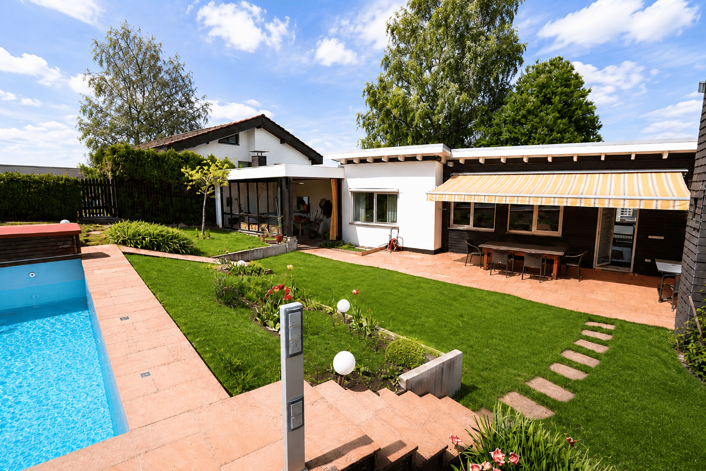 Exklusives Architektenhaus mit Pool, Sauna & traumhaftem Grundstück in ruhiger Lage – Tuttlingen – Vorschaubild 3
