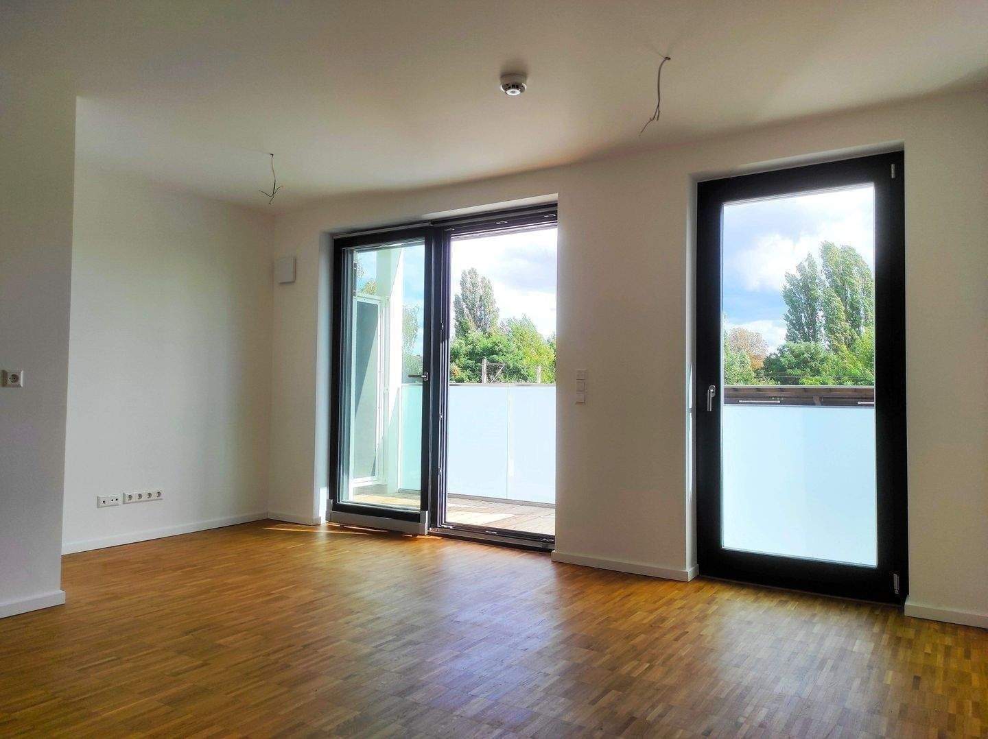 0172-3261193 Etagenwohnung zum Sofortbezug in gefragter zentraler Lage / Lift / Balkon / Stellplatz möglich / – Berlin – Vorschaubild 7