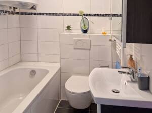 Modernisierte 2-Zimmer-Wohnung mit Balkon und Garage in der Karlsruher Oststadt – 76131 Karlsruhe – Vorschaubild 6