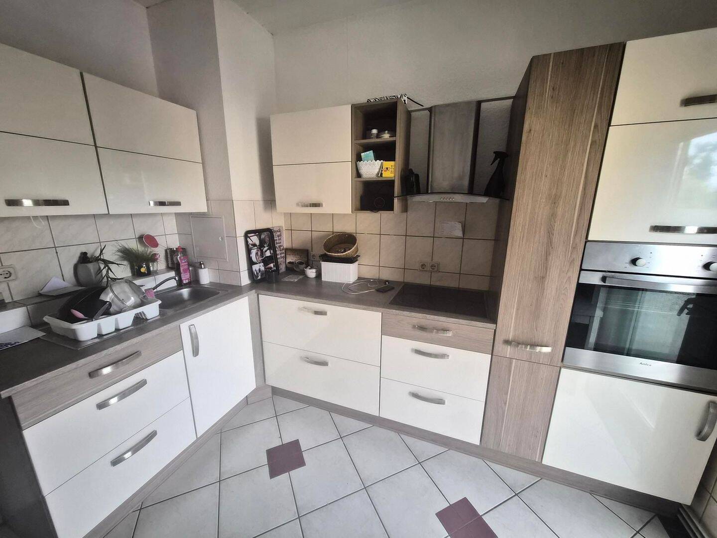 Mit Einbauküche - Besichtigungstermine bitte telefonisch abstimmen - 4 Raum-Wohnung im 2.Obergeschoss mit Balkon sucht neuen Mieter – Gotha – Vorschaubild 3