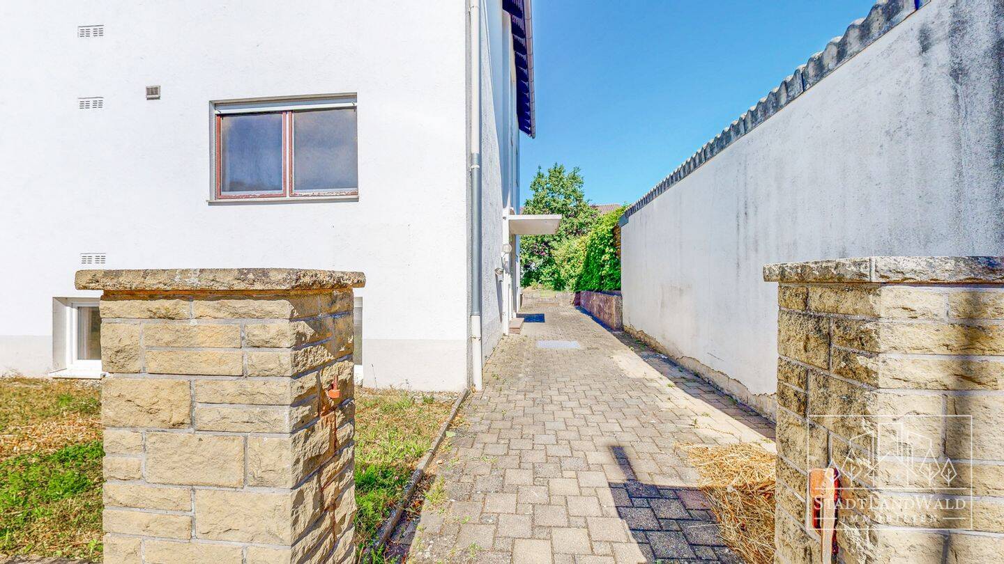 Attraktives Mehrgenerationenhaus in guter Wohnlage von Rodalben mit zwei Garagen und großem Garten – Rodalben – Vorschaubild 8