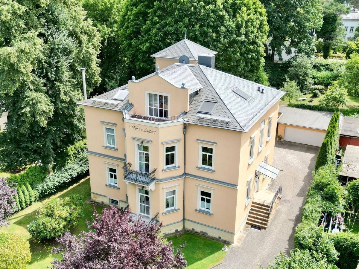 Sehr schöne, hochwertig sanierte und denkmalgeschützte Villa in Bestlage von Dresden-Blasewitz – 1309 Dresden – Bild 1 von 9