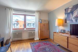 PROVISIONSFREI: Schwabinger Stadtjuwel - helle 2-Zi-Whg in oberster Etage, Balkon und Aufzug – 80796 München – Vorschaubild 3