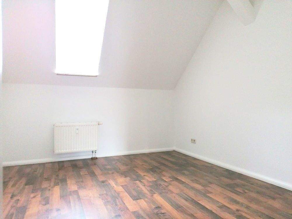 !! Dachgeschoss, 3-Zimmer-Wohnung mit Laminat in Chemnitz / Gablenz !! – Chemnitz – Vorschaubild 6