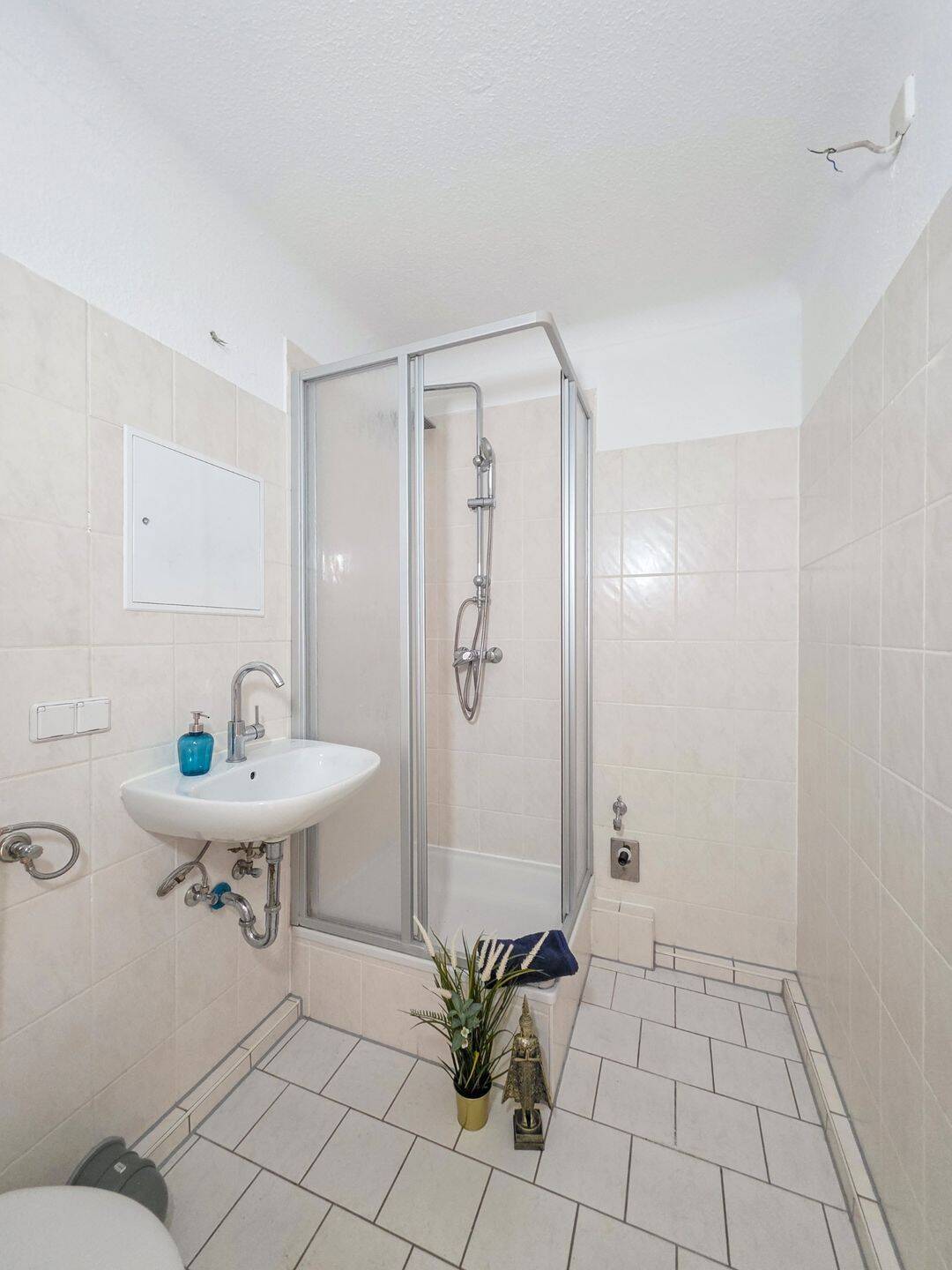 Sonnige Wohnung mit großem Balkon lädt zum Entspannen ein. – Magdeburg – Vorschaubild 4