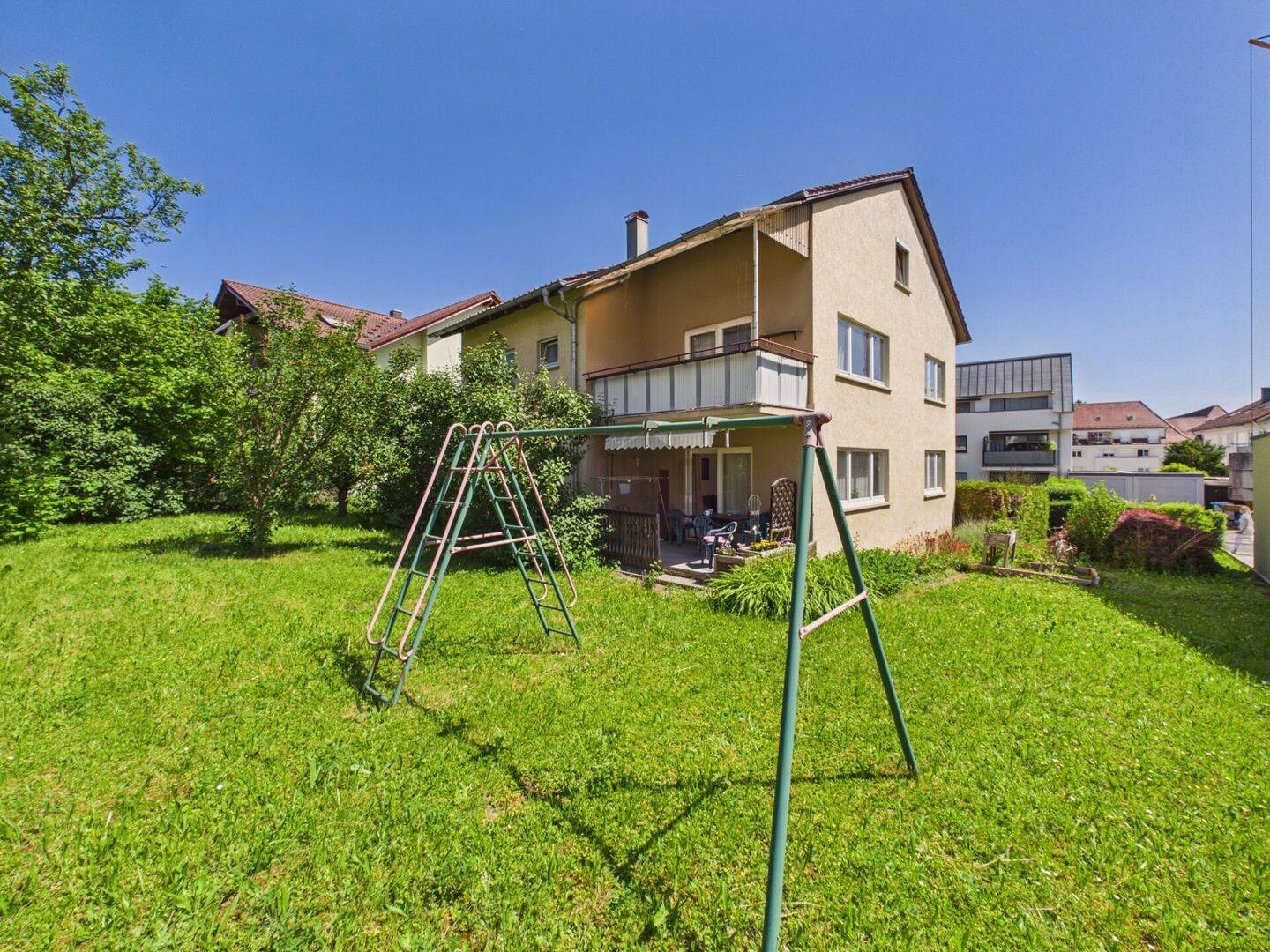 DREIFAMILIENHAUS IN RUHIGER LAGE VON PFORZHEIM BRÖTZINGEN: TOP-LAGE, GARTEN & ENTWICKLUNGSCHANCE! – Pforzheim – Vorschaubild 3