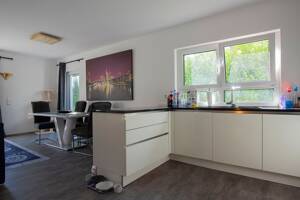 Ein Zuhause mit außergewöhnlichen Möglichkeiten - stilvolles Zweifamilienhaus in Frankfurt-Harheim – 60437 Frankfurt am Main – Vorschaubild 6