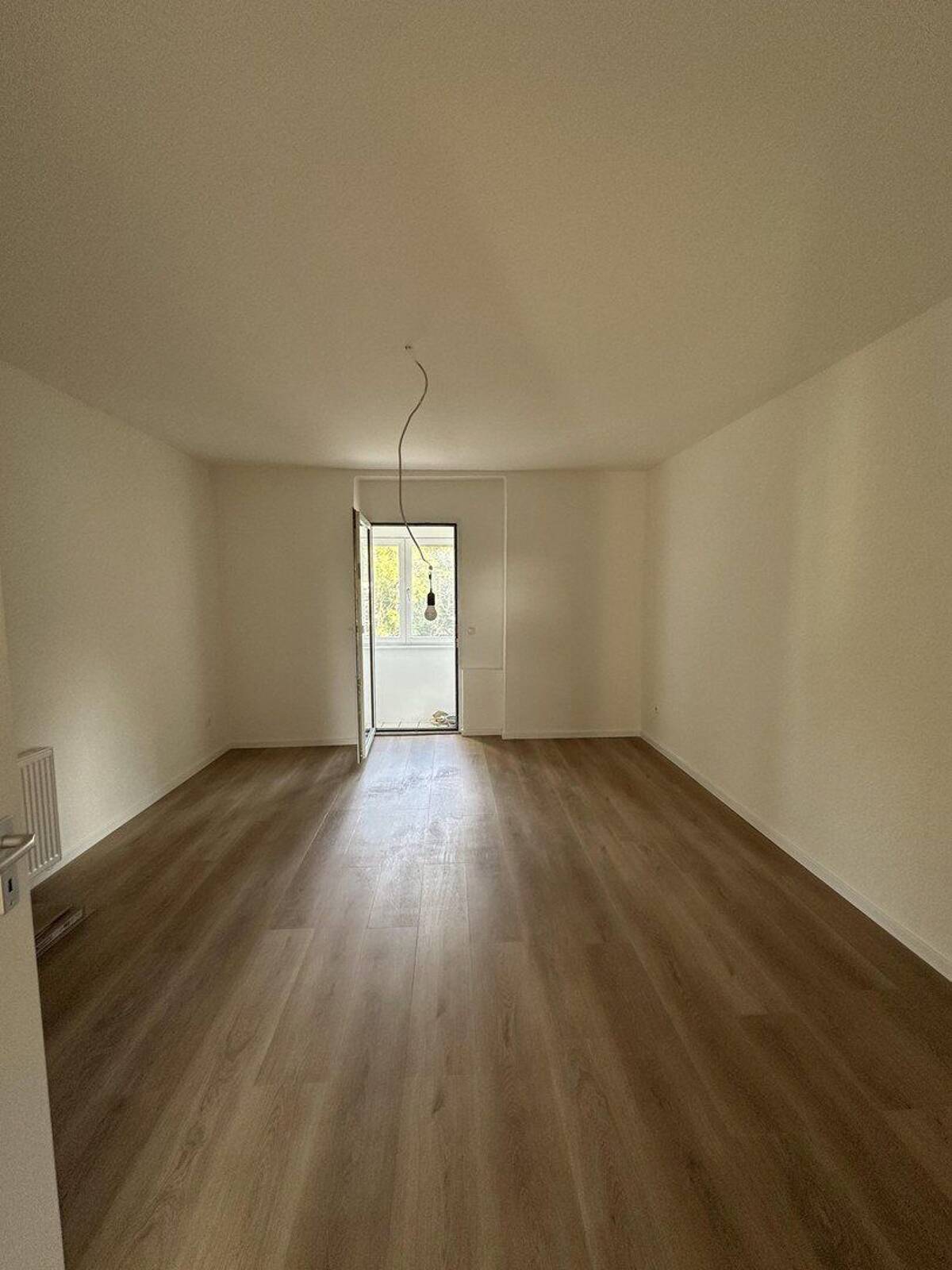 Frisch renovierte 4-Zimmer Wohnung in Essen-Frohnhausen – 45145 Essen – Bild 1 von 9