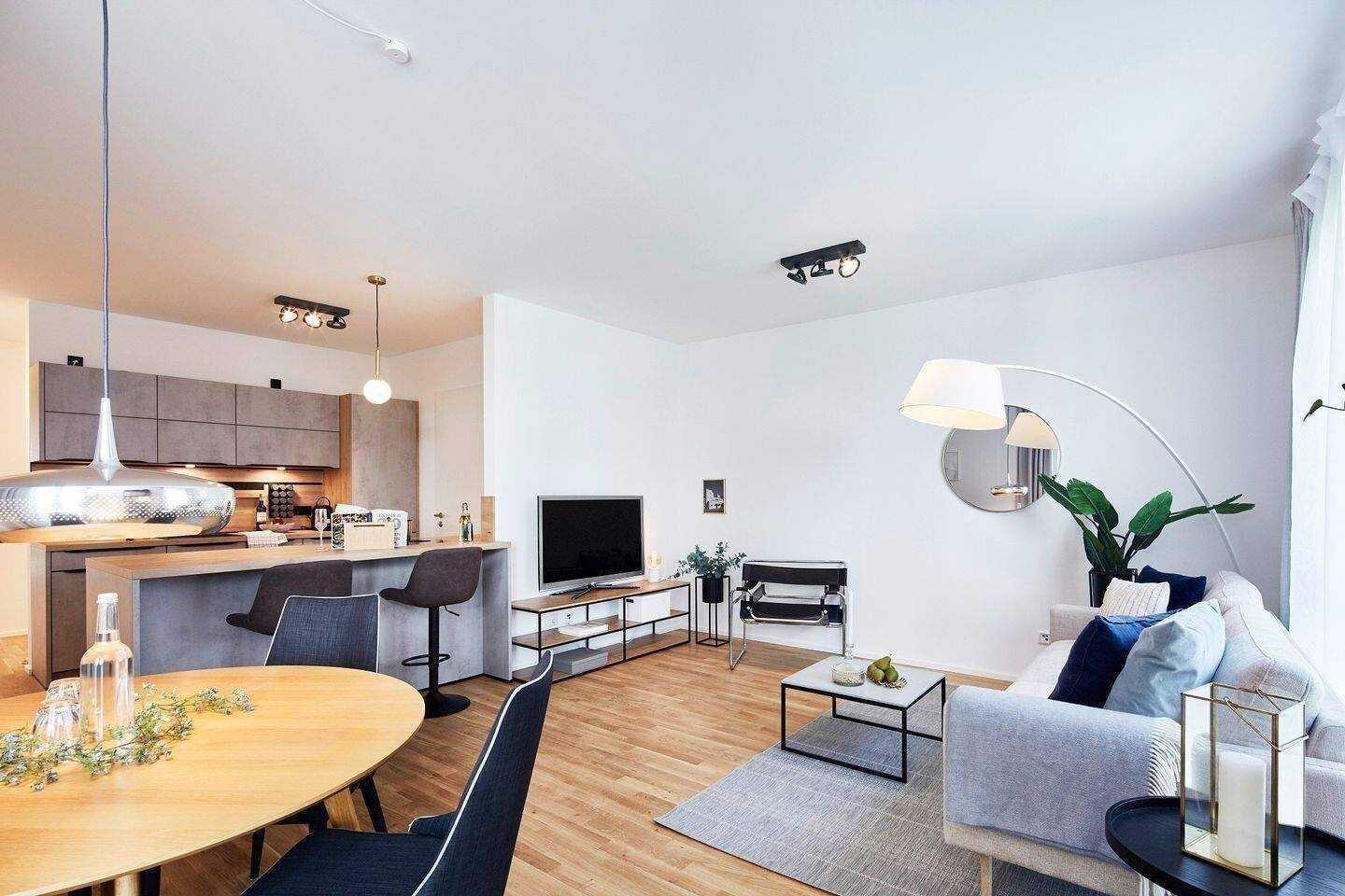 LICHT & SONNE PUR! helle 4-Zimmer-Wohnung mit gr. Sonnenbalkon in begehrter Wohnlage! – Nürnberg – Bild 1 von 9