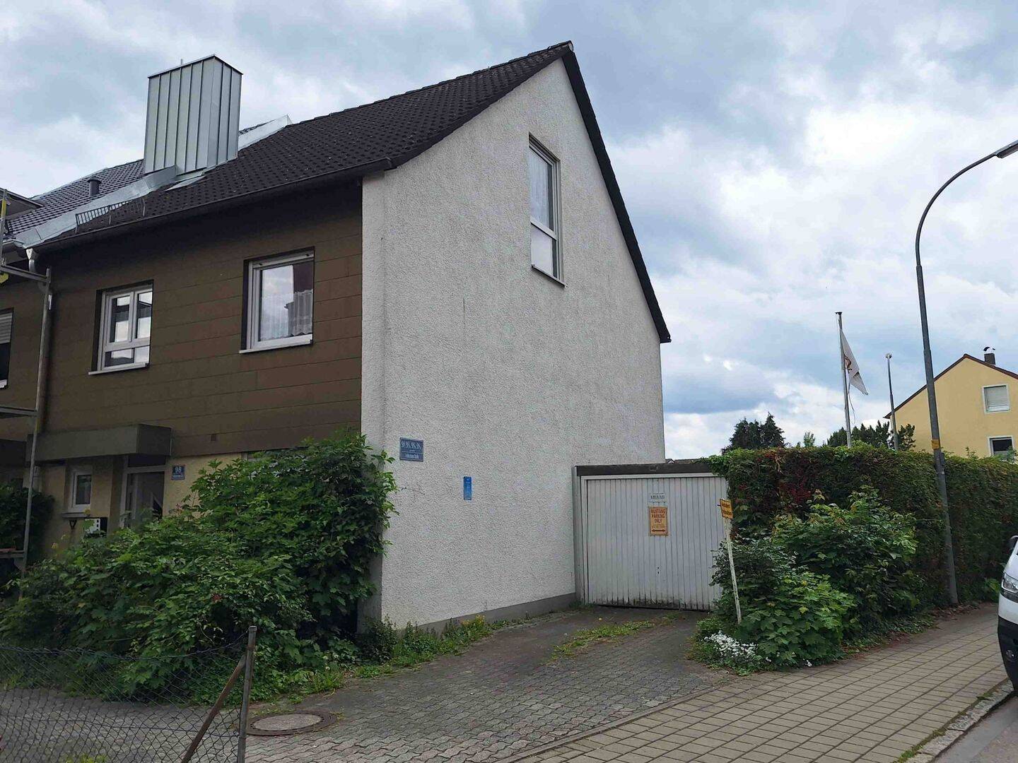 Willkommen zu Hause! Einzugsbereites Reiheneckhaus !