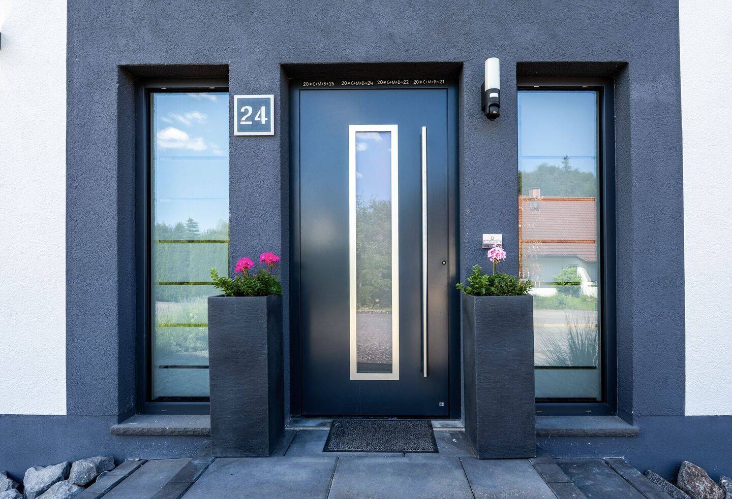 Stilvoll wohnen auf höchstem Niveau - Modernes Einfamilienhaus mit viel Platz in Gönnersdorf – Gönnersdorf – Vorschaubild 2