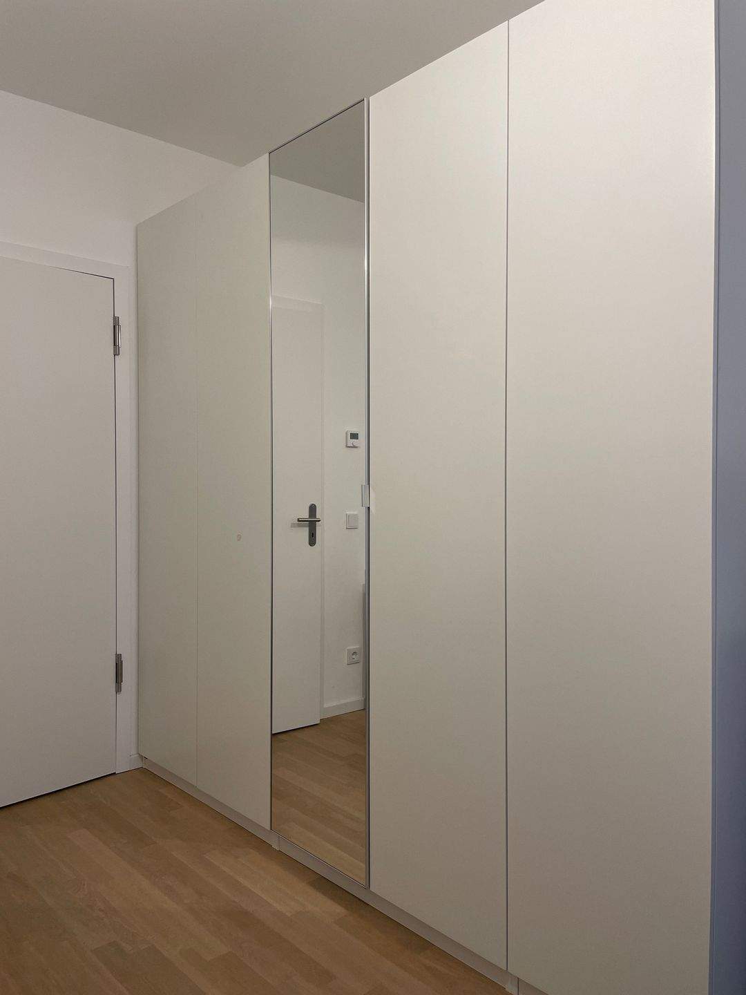 Gemütliche sonnige Wohnung mit Balkon in einem modernen Neubau. – Berlin – Vorschaubild 3