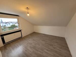 Gemütliche Dachgeschoss-Wohnung in idealer Lage für Singles und Paare! – 71336 Waiblingen – Vorschaubild 3