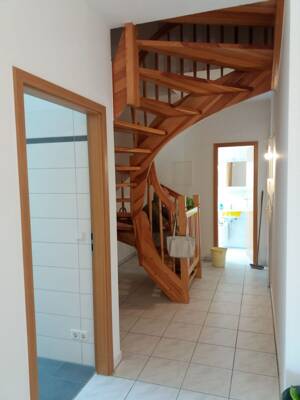 Große 3-Zimmer-Maisonette-Dachgeschosswohnung in Ärztehaus mit großem Balkon, Keller, Aufzug und Stellplatz – 4178 Leipzig – Vorschaubild 8