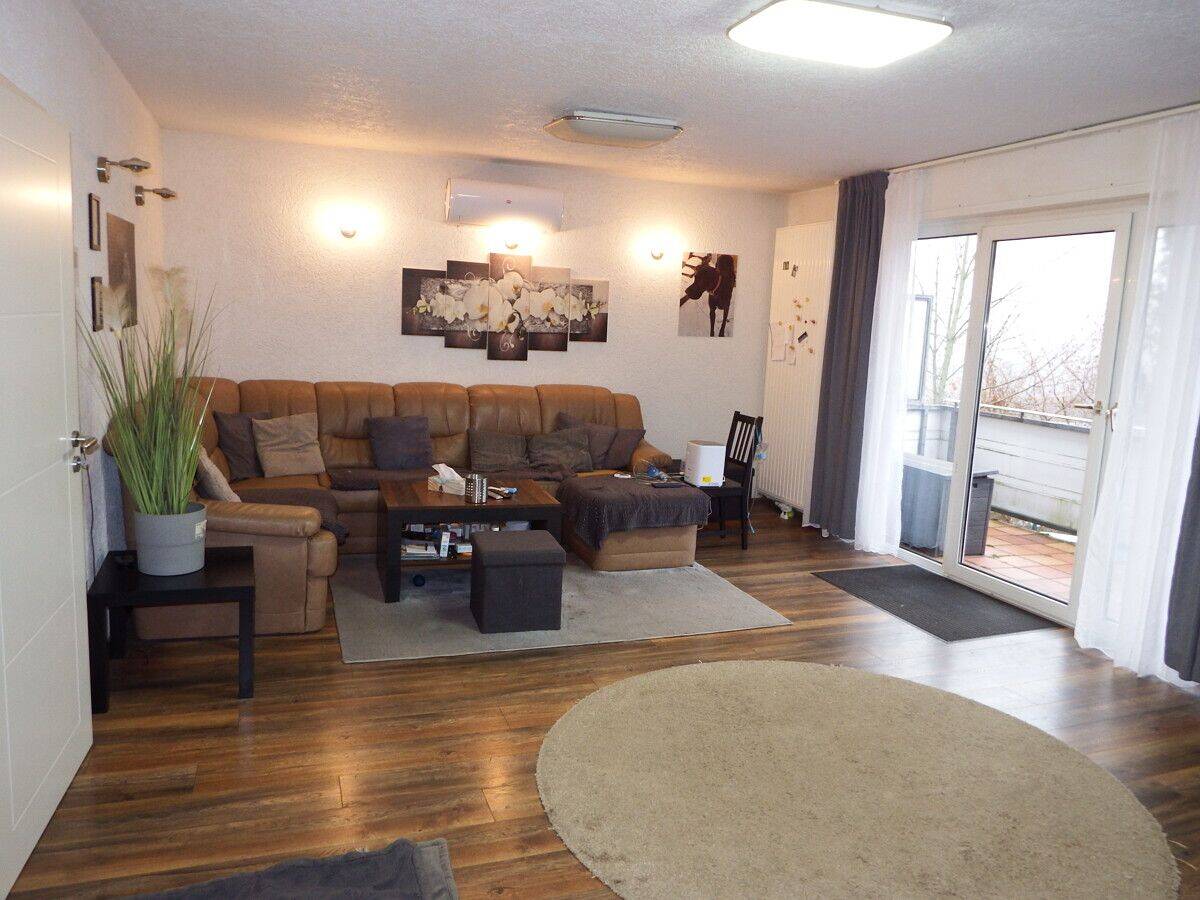 Innen kernsaniertes EFH mit großem Grundstück, Pool, ca. 80 qm großer Garage und positiver Bauvoranfrage – 42855 Remscheid – Bild 1 von 9