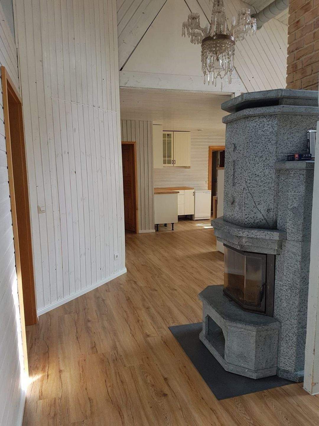 Charmantes finnisches Holzhaus mit ebenerdiger Bauweise und modernisierten Innenräumen – Wathlingen – Bild 1 von 9