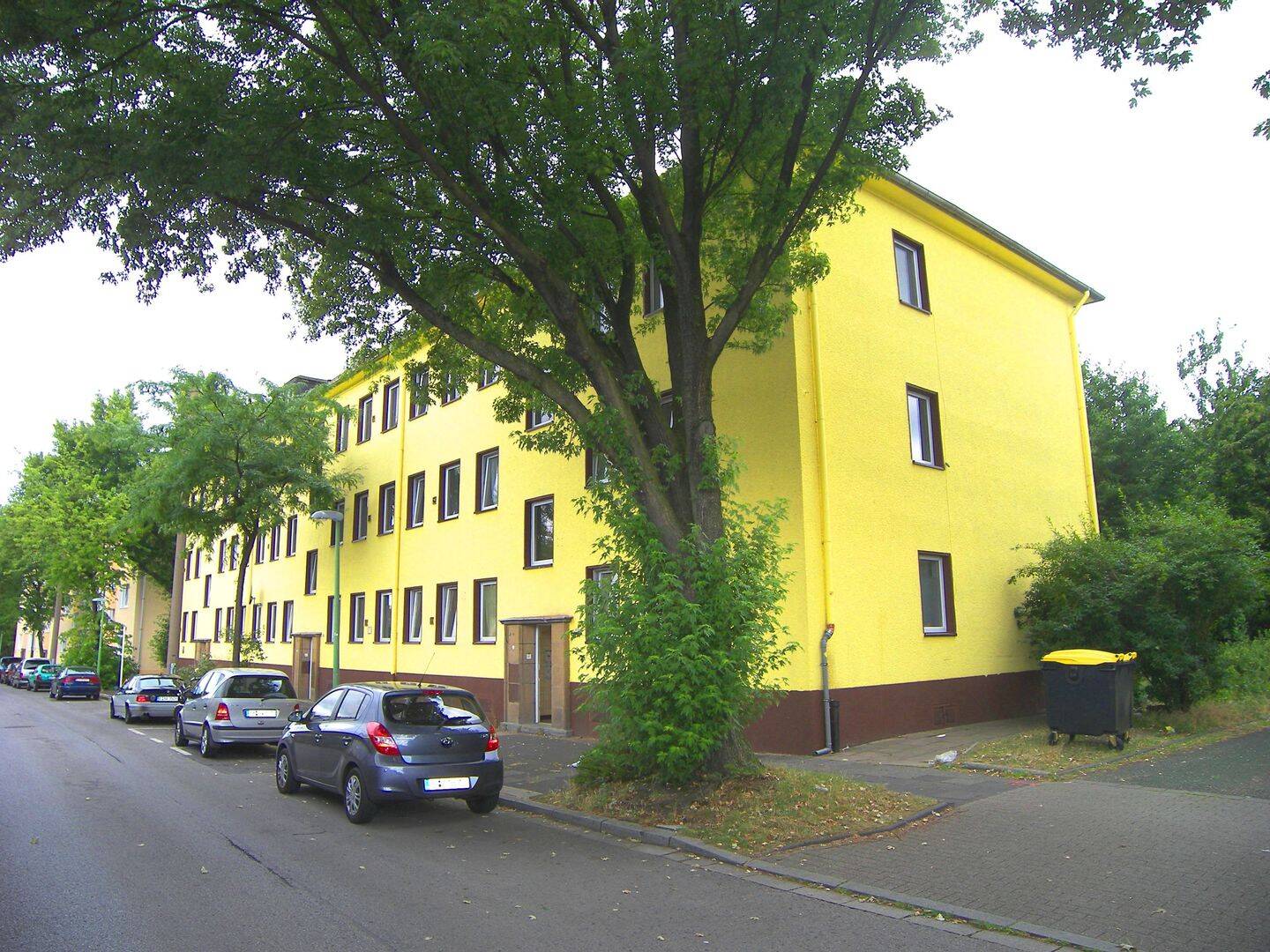 U-Bahn, Busse, Autobahn, Nahversorgung, was braucht man mehr? – Essen – Vorschaubild 2