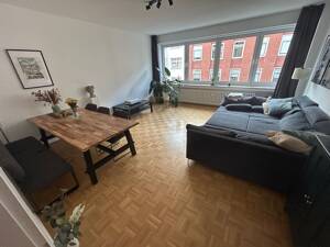 Toplage – voll möbliertes 3 Zimmer Apartment mit eigenem Gym | Zwischenmiete ab 01.09. – 50674 Köln – Vorschaubild 4