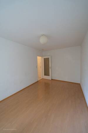 ***Heike Borchers Immobilien***Apartes Nest in beliebter Lage***Grundbuch statt Sparbuch*** – 81549 München – Vorschaubild 5