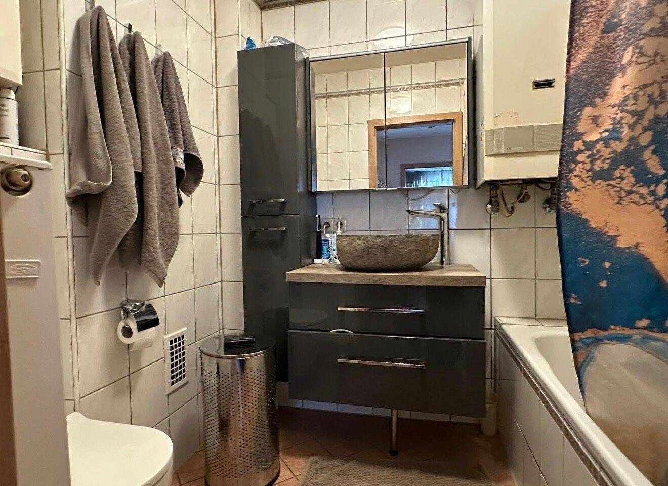 Modernisierte 2-Zimmer-Wohnung mit hochwertiger Neff-Küche in Top-Lage in Nürnberg – Nürnberg – Vorschaubild 6