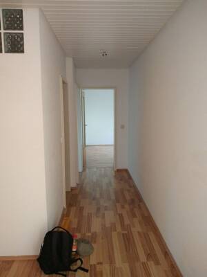 Gepflegte 3-ZKBWC, Einbauküche, Balkon, Fußbodenheizung, Stellplatz, HDH-Mittelrain – 89520 Heidenheim an der Brenz – Vorschaubild 2