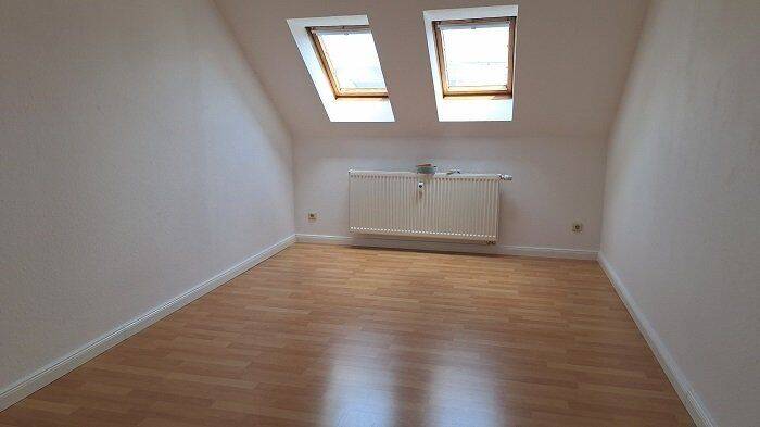 Dachgeschosswohnung inkl Einbauküche und Tageslichtbad – Chemnitz – Bild 1 von 9
