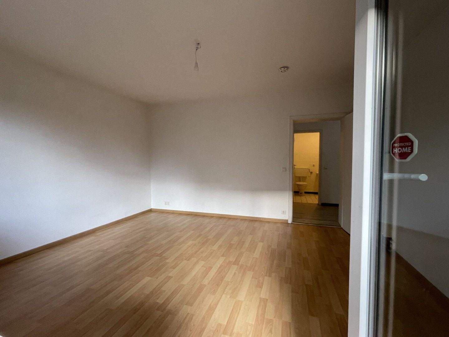 2-Zimmer mit Terrasse und kleinem Garten, ab sofort bis 31.03.27 – Stuttgart – Vorschaubild 9