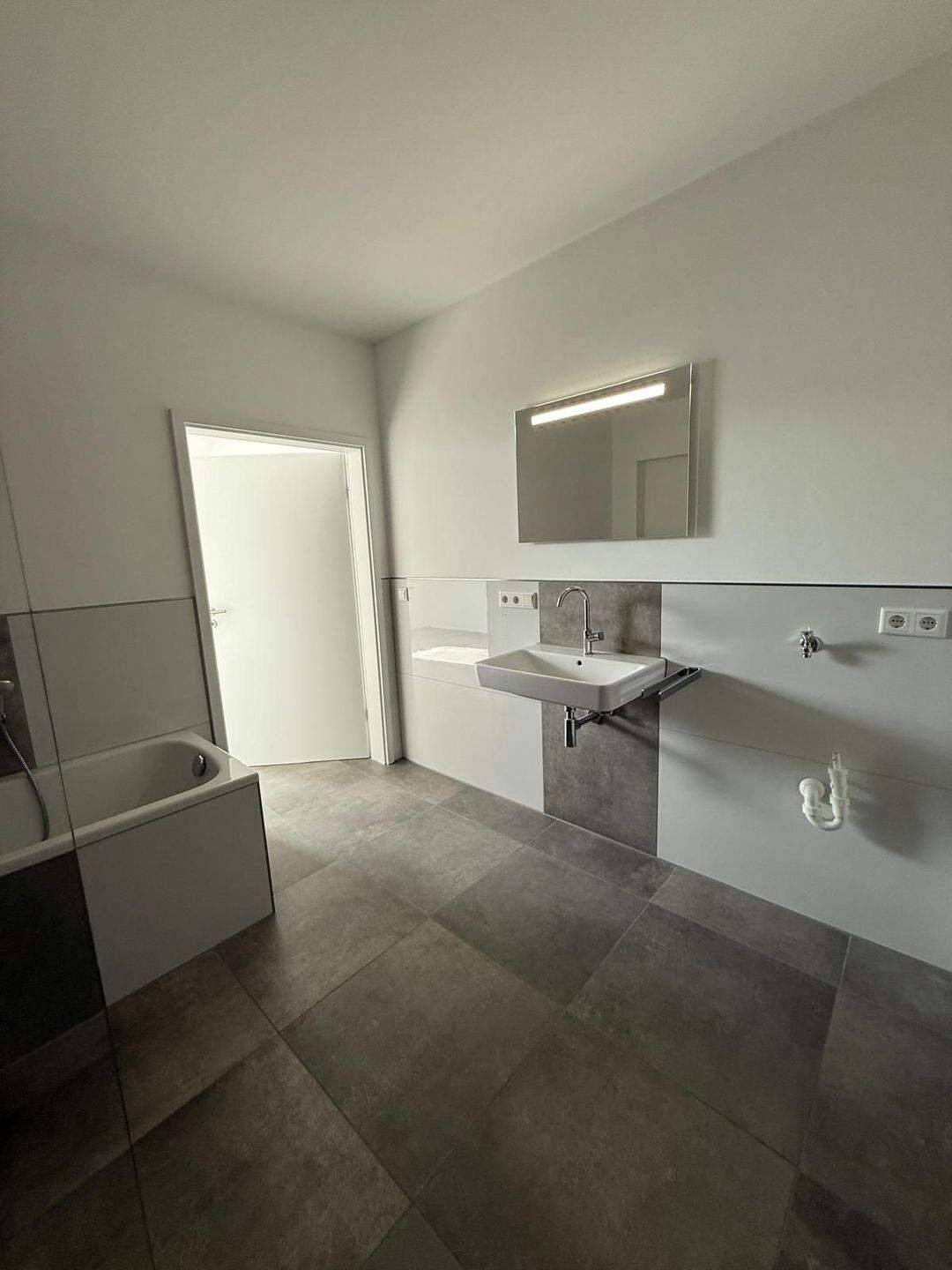 Moderne Neubauwohnung 1.OG mit Balkon und Aufzug – Kalkar – Vorschaubild 8
