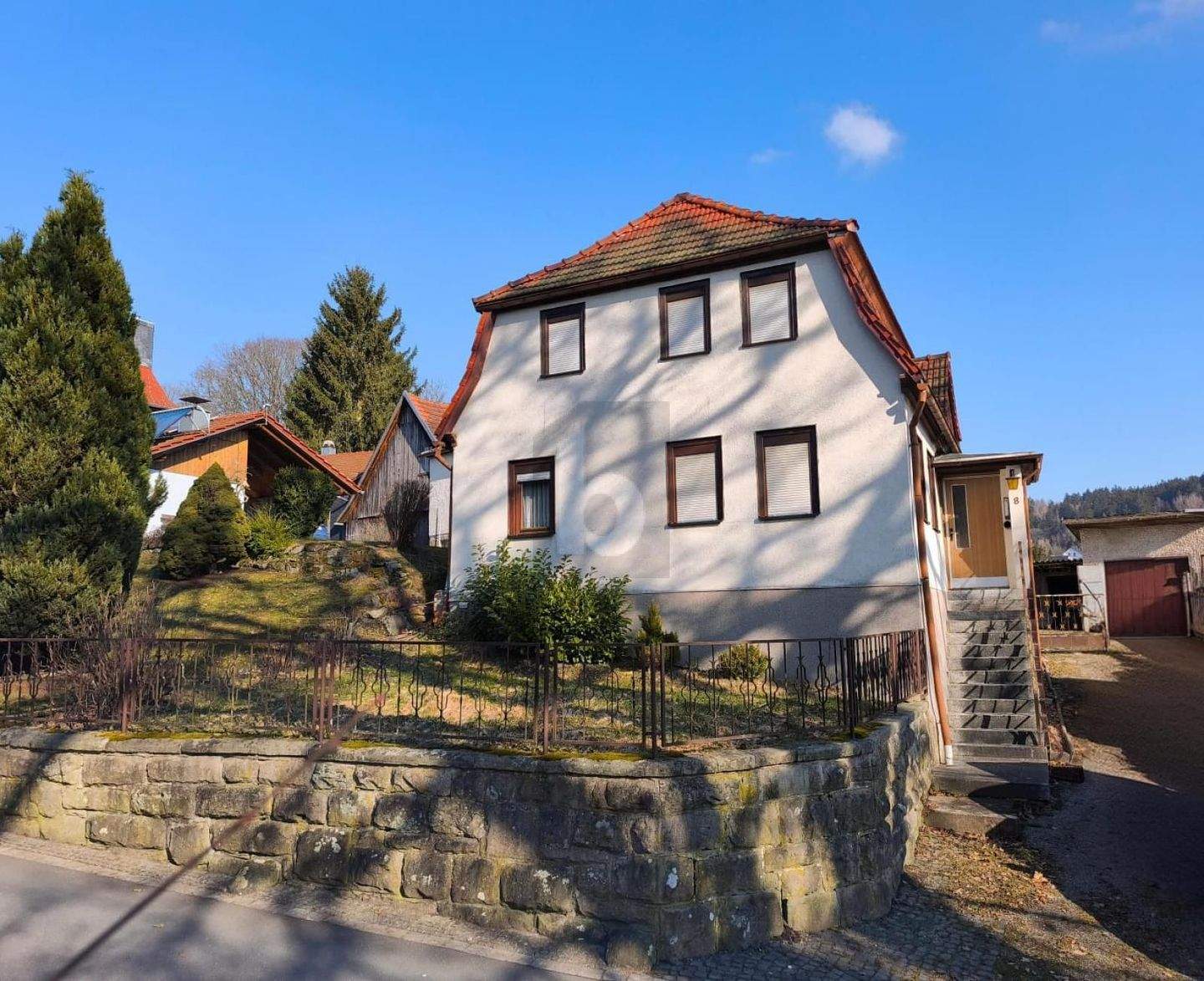 BAUERNHAUS MIT SCHEUNE - HISTORISCHER CHARMÉ – Sankt Kilian – Bild 1 von 5