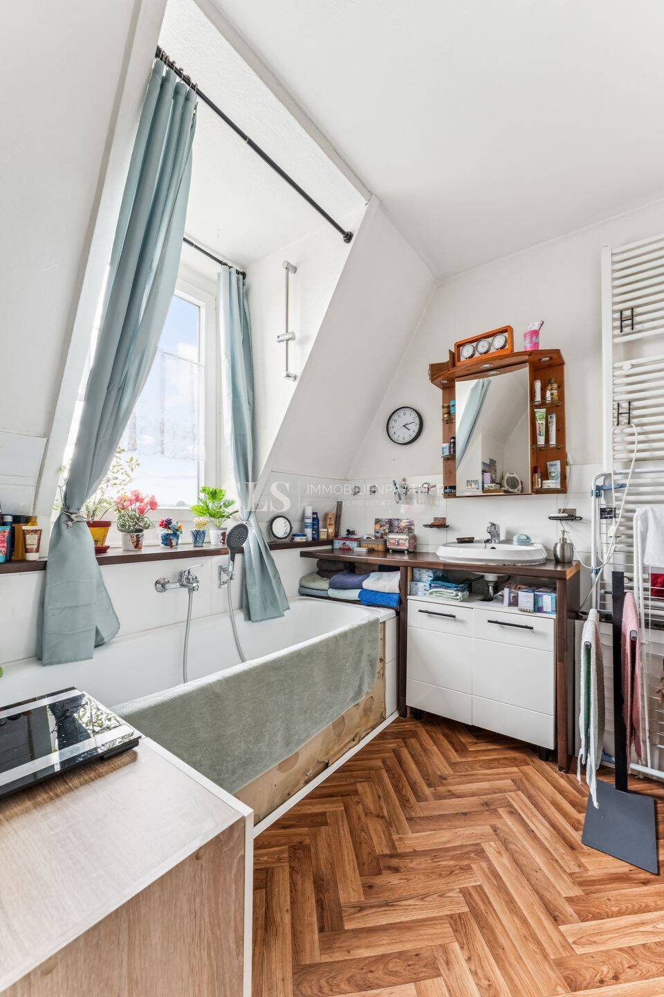 Investieren mit Perspektive: Wohnung plus Entwicklungspotential in Wuppertal – Wuppertal – Vorschaubild 3