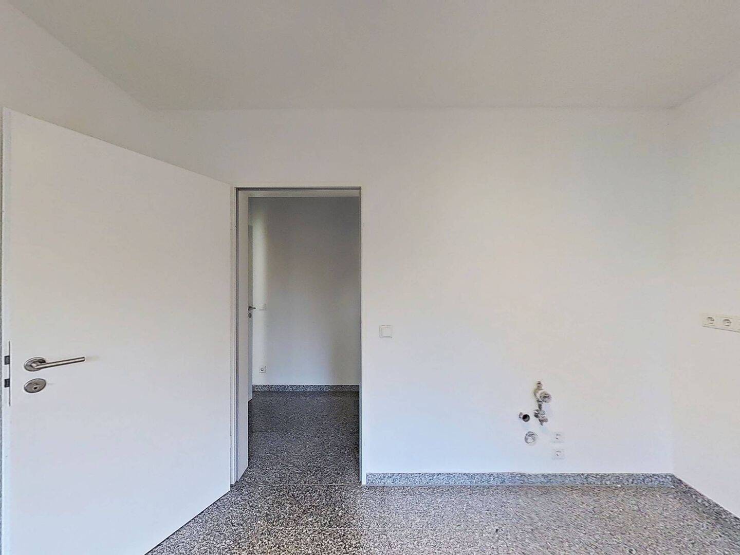 Schöne und helle Souterrain-Wohnung mit 3 Zimmern & Gartenstück – Leverkusen – Vorschaubild 5