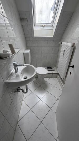 Wohnen auf der Altstadtinsel - Renovierte 3 Zimmerdachgeschosswohnung in der Beckergrube – 23552 Lübeck – Vorschaubild 3