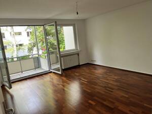 Top renovierte 2 Zi.-Wohnung mit Balkon, PKW Stellplatz-sofort bezugsbereit – 53177 Bonn – Vorschaubild 2
