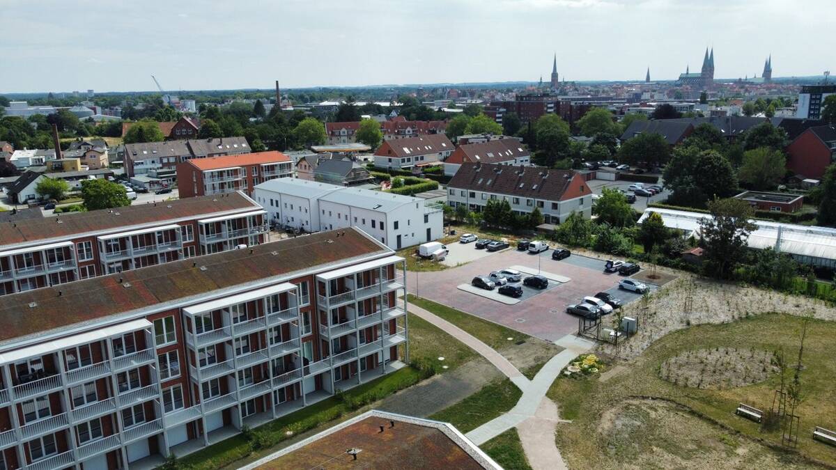 Familienfreundliche 4 Zimmerwohnung mit Terrasse zur Miete in Lübeck - Wentzel Dr. – 23554 Lübeck – Bild 1 von 9