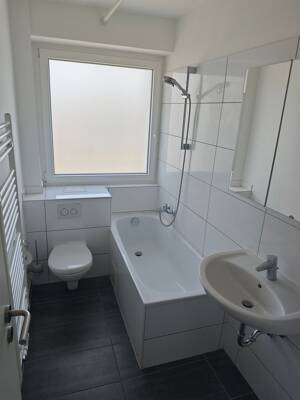 Möblierte 2-Zimmer-Wohnung mit Balkon in Frankfurt-Bockenheim – 60487 Frankfurt am Main – Vorschaubild 4